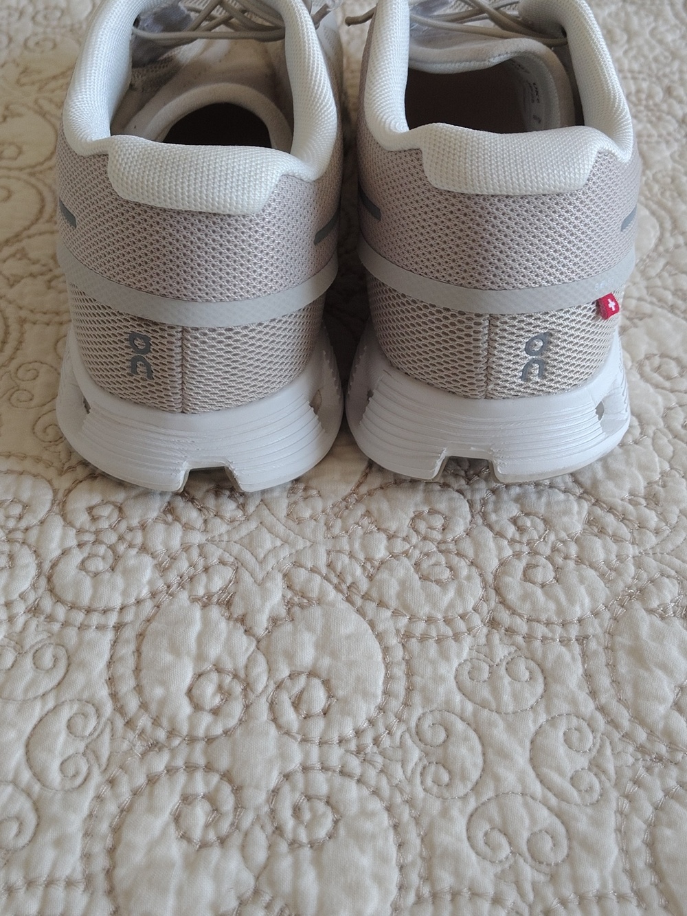 On cloud Cloudtec 5 Running Shoes M7/W9 - Picture 7 of 16